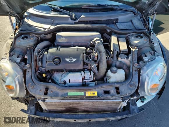 2011 MINI Hardtop S с VIN WMWSV3C55BTY10595, выставлен на аукционе Copart как лот 90296095 с пробегом 52 308 миль миль и Списание • Salvage title. История ставок и продаж доступна на DreamBid. Изображение 11.