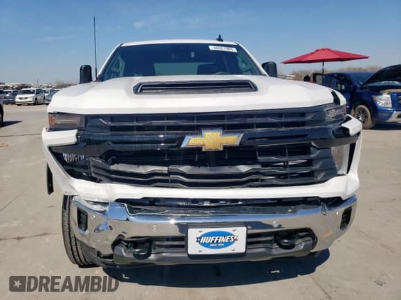 ✅ 2025 Chevrolet Silverado 2500HD • VIN: 1GC1KLE71SF147708 • Lot: 46921905. Wystawiony na Copart z przebiegiem 1 443 mil. Bezpłatny archiwum sprzedaży aukcyjnych z USA i szczegółowy raport historii pojazdu na DreamBid. Zdjęcie 5.