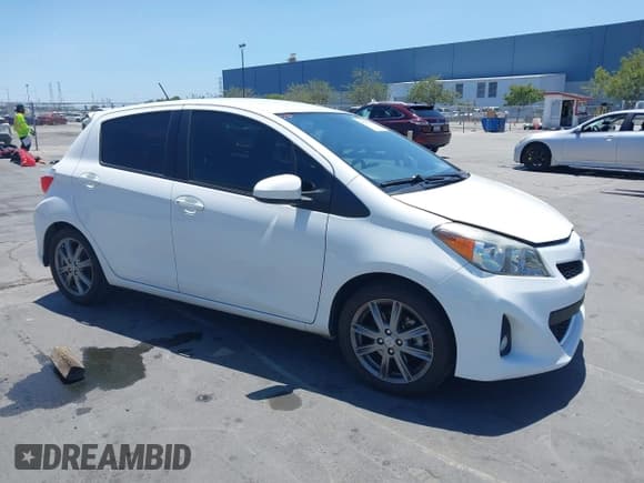 ✅ 2012 Toyota Yaris L • VIN: JTDKTUD33CD510061 • Лот: 42521738. Опубликован ранее на IAAI с пробегом 87 675 миль. Бесплатный доступ к архиву аукционных продаж из США и подробный отчёт об истории автомобиля на DreamBid. Изображение 1.