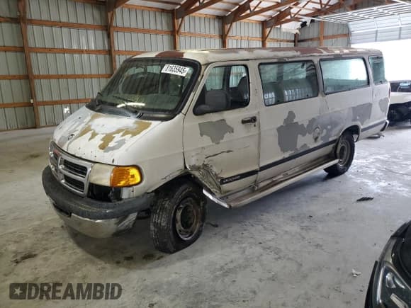 ✅ 2002 Dodge Passenger • VIN: 2B5WB35Y92K109605 • Lot: 81635945. Wystawiony na Copart z przebiegiem Nie podano. Bezpłatny archiwum sprzedaży aukcyjnych z USA i szczegółowy raport historii pojazdu na DreamBid. Zdjęcie 1.