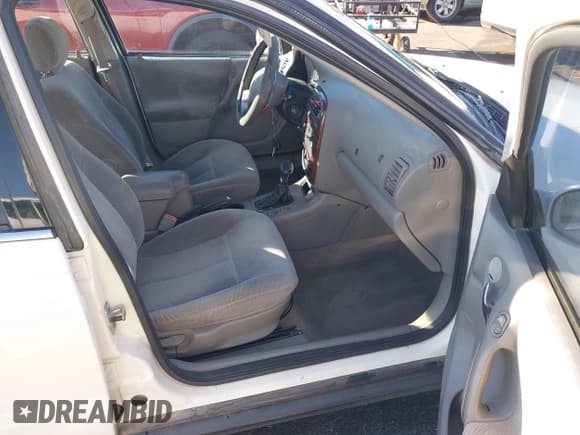 ✅ 2001 Saturn LS • VIN: 1G8JW54R31Y536527 • Lot: 43919359. Listed on IAAI with 99,541 mi. Free auction sales archive from the USA and detailed vehicle history report at DreamBid. Image 5.