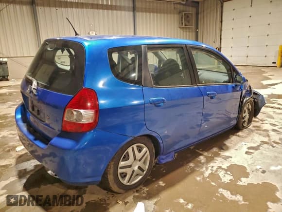 ✅ 2008 Honda Fit • VIN: JHMGD38448S056954 • Lot: 94744995. Listed on Copart with 97,611 mi. Free auction sales archive from the USA and detailed vehicle history report at DreamBid. Image 3.
