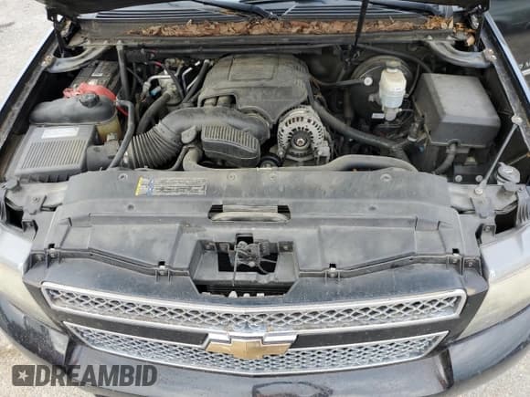 ✅ 2009 Chevrolet Suburban LTZ • VIN: 1GNFC36069R283773 • Lot: 54270315. Wystawiony na Copart z przebiegiem 253 966 mil. Bezpłatny archiwum sprzedaży aukcyjnych z USA i szczegółowy raport historii pojazdu na DreamBid. Zdjęcie 12.