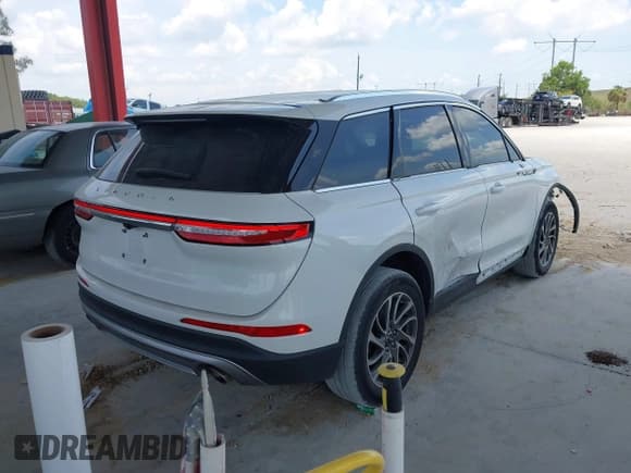 ✅ 2022 Lincoln Corsair Standard • VIN: 5LMCJ1C97NUL08401 • Lot: 42320639. Wystawiony na IAAI z przebiegiem 44 773 mil. Bezpłatny archiwum sprzedaży aukcyjnych z USA i szczegółowy raport historii pojazdu na DreamBid. Zdjęcie 4.