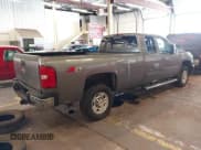 ✅ 2008 Chevrolet Silverado 2500HD 1LT • VIN: 1GCHK29698E176379 • Lot: 41808600. Wystawiony na IAAI z przebiegiem 182 610 mil. Bezpłatny archiwum sprzedaży aukcyjnych z USA i szczegółowy raport historii pojazdu na DreamBid. Zdjęcie 4.