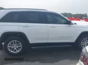 ✅ 2024 Jeep Grand Cherokee Altitude • VIN: 1C4RJHAG6RC247310 • Лот: 43149726. Опубликован ранее на IAAI с пробегом 6 220 миль. Бесплатный доступ к архиву аукционных продаж из США и подробный отчёт об истории автомобиля на DreamBid. Изображение 13.