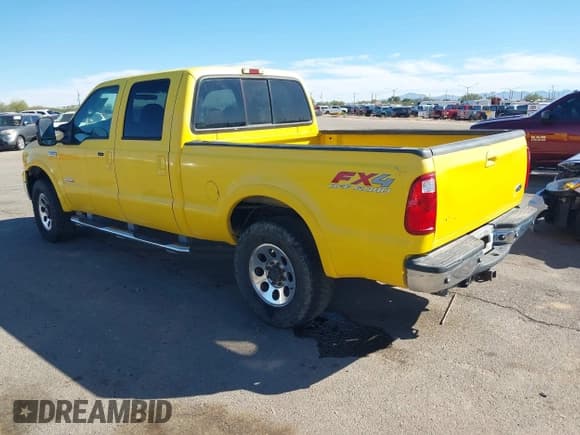 ✅ 2005 Ford F-250 XL • VIN: 1FTSW21P45EA73560 • Lot: 43505045. Wystawiony na IAAI z przebiegiem 338 098 mil. Bezpłatny archiwum sprzedaży aukcyjnych z USA i szczegółowy raport historii pojazdu na DreamBid. Zdjęcie 3.