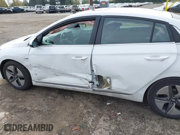 ✅ 2020 Hyundai Ioniq Preferred • VIN: KMHC85LC8LU234193 • Lot: 42011284. Wystawiony na IAAI z przebiegiem 44 168 mil. Bezpłatny archiwum sprzedaży aukcyjnych z USA i szczegółowy raport historii pojazdu na DreamBid. Zdjęcie 14.