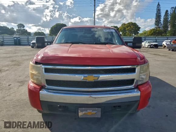 ✅ 2007 Chevrolet Silverado 1500 1LT • VIN: 2GCEK190571725195 • Lot: 94734615. Wystawiony na Copart z przebiegiem 219 794 mil. Bezpłatny archiwum sprzedaży aukcyjnych z USA i szczegółowy raport historii pojazdu na DreamBid. Zdjęcie 5.