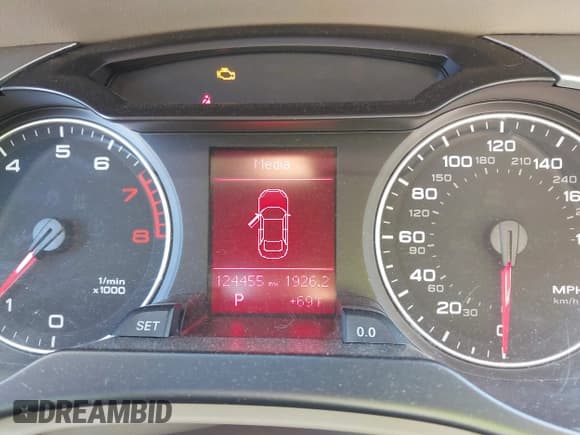 ✅ 2010 Audi A4 Premium • VIN: WAUBFAFL0AN037582 • Lot: 43180242. Wystawiony na IAAI z przebiegiem 124 455 mil. Bezpłatny archiwum sprzedaży aukcyjnych z USA i szczegółowy raport historii pojazdu na DreamBid. Zdjęcie 7.