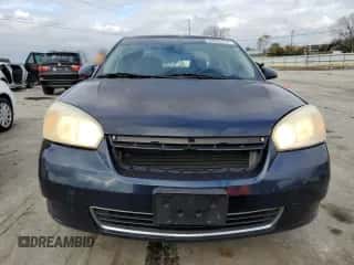 2006 Chevrolet Malibu 2LT z VIN 1G1ZT51856F126451, wystawiony jako Copart lot #80085724 z przebiegiem 233 691 mil mil oraz Czysty tytuł • Clean title. Historia ofert i sprzedaży dostępna na DreamBid. Obrazek 5.