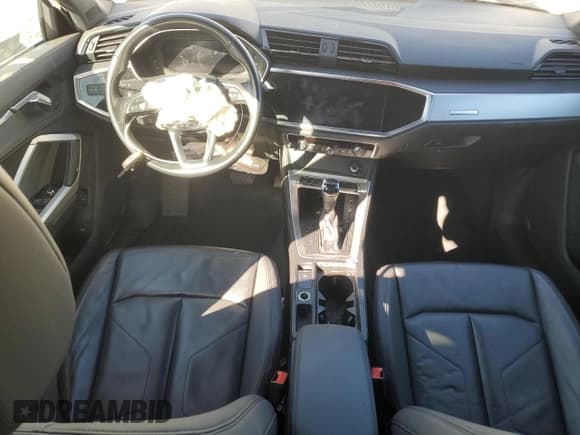 ✅ 2019 Audi Q3 Premium • VIN: WA1AECF39K1081015 • Lot: 46074675. Listed on Copart with 73,369 mi. Free auction sales archive from the USA and detailed vehicle history report at DreamBid. Image 8.