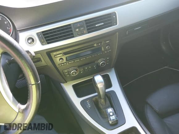 ✅ 2011 BMW 3 Series 328i • VIN: WBAPH7G54BNM56104 • Lot: 43570008. Listed on IAAI with 178,275 mi. Free auction sales archive from the USA and detailed vehicle history report at DreamBid. Image 11.