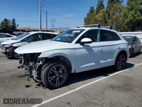 ✅ 2020 Audi Q5 Premium • VIN: WA1G2AFY8L2072188 • Лот: 84451475. Опубликован ранее на Copart с пробегом 45 629 миль. Бесплатный доступ к архиву аукционных продаж из США и подробный отчёт об истории автомобиля на DreamBid. Изображение 1.