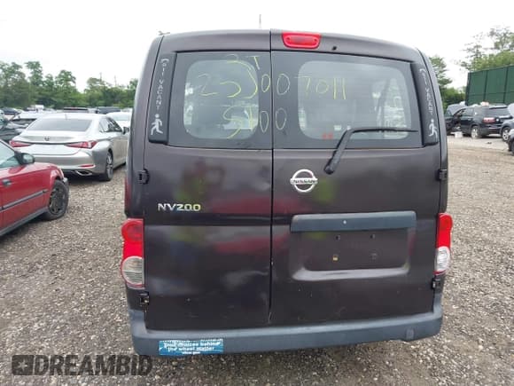 ✅ 2015 Nissan NV200 • VIN: 3N8CM0JT9FK709414 • Лот: 42735835. Опубликован ранее на IAAI с пробегом Не указан. Бесплатный доступ к архиву аукционных продаж из США и подробный отчёт об истории автомобиля на DreamBid. Изображение 15.