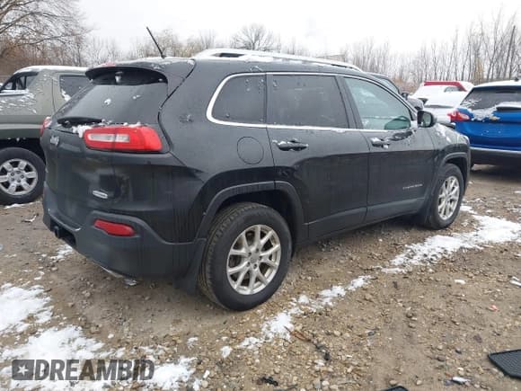 ✅ 2015 Jeep Cherokee Latitude • VIN: 1C4PJMCS3FW668154 • Lot: 43716947. Wystawiony na IAAI z przebiegiem 330 972 mil. Bezpłatny archiwum sprzedaży aukcyjnych z USA i szczegółowy raport historii pojazdu na DreamBid. Zdjęcie 4.