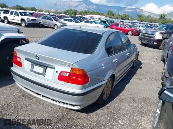 1999 BMW 3 Series 323i с VIN WBAAM3338XKC62430, выставлен на аукционе IAAI как лот 37499557 с пробегом Не указан миль и . История ставок и продаж доступна на DreamBid. Изображение 4.