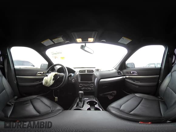 ✅ 2018 Ford Explorer XLT • VIN: 1FM5K7D83JGC84835 • Lot: 41954893. Wystawiony na IAAI z przebiegiem 47 821 mil. Bezpłatny archiwum sprzedaży aukcyjnych z USA i szczegółowy raport historii pojazdu na DreamBid. Zdjęcie 18.