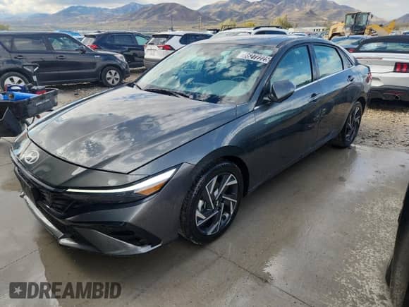 2025 Hyundai Elantra SEL Convenience z VIN KMHLS4DG3SU972172, wystawiony jako Copart lot #86272225 z przebiegiem 8 642 mil mil oraz Nie do naprawy • Non repairable. Historia ofert i sprzedaży dostępna na DreamBid. Obrazek 1.