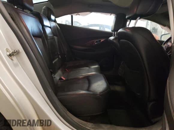 ✅ 2010 Buick LaCrosse • VIN: 1G4GSE5EEVXAF1003 • Lot: 70485595. Wystawiony na Copart z przebiegiem 194 455 mil. Bezpłatny archiwum sprzedaży aukcyjnych z USA i szczegółowy raport historii pojazdu na DreamBid. Zdjęcie 10.