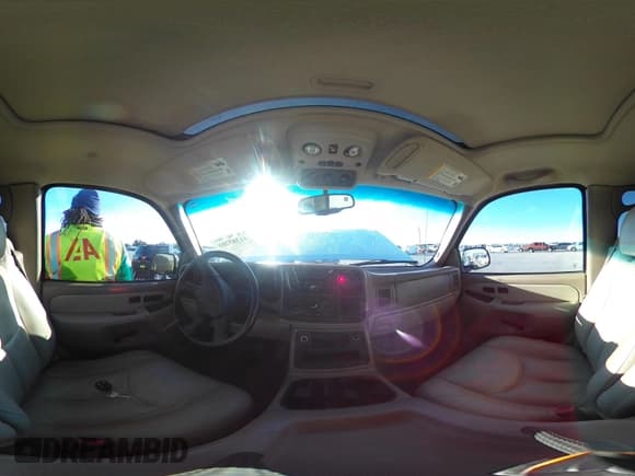 ✅ 2003 Chevrolet Suburban LS • VIN: 3GNFK16Z83G174955 • Лот: 41389203. Опубликован ранее на IAAI с пробегом 280 261 миль. Бесплатный доступ к архиву аукционных продаж из США и подробный отчёт об истории автомобиля на DreamBid. Изображение 20.