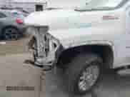 2020 Chevrolet Silverado 2500HD LT z VIN 1GC1YNEY8LF303263, wystawiony jako IAAI lot #41275302 z przebiegiem 135 947 mil mil oraz . Historia ofert i sprzedaży dostępna na DreamBid. Obrazek 17.