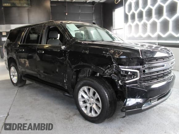 ✅ 2023 Chevrolet Suburban Premier • VIN: 1GNSCFKD6PR452020 • Lot: 90104625. Wystawiony na Copart z przebiegiem 39 600 mil. Bezpłatny archiwum sprzedaży aukcyjnych z USA i szczegółowy raport historii pojazdu na DreamBid. Zdjęcie 2.