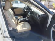 ✅ 2022 Ford Explorer XLT • VIN: 1FMSK7DH5NGA33159 • Lot: 43284290. Listed on IAAI with 41,431 mi. Free auction sales archive from the USA and detailed vehicle history report at DreamBid. Image 5.