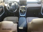 ✅ 2021 Toyota RAV4 Hybrid LE • VIN: 4T3B6RFV5MU012211 • Лот: 90311835. Опубликован ранее на Copart с пробегом 32 219 миль. Бесплатный доступ к архиву аукционных продаж из США и подробный отчёт об истории автомобиля на DreamBid. Изображение 8.