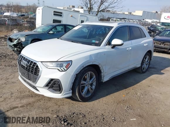 ✅ 2019 Audi Q3 S line Premium Plus • VIN: WA1EECF30K1085407 • Lot: 41675865. Wystawiony na IAAI z przebiegiem 92 393 mil. Bezpłatny archiwum sprzedaży aukcyjnych z USA i szczegółowy raport historii pojazdu na DreamBid. Zdjęcie 2.
