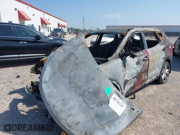 2013 Hyundai Santa Fe Sport z VIN 5XYZU3LA3DG080346, wystawiony jako IAAI lot #42392145 z przebiegiem Nie podano mil oraz . Historia ofert i sprzedaży dostępna na DreamBid. Obrazek 2.