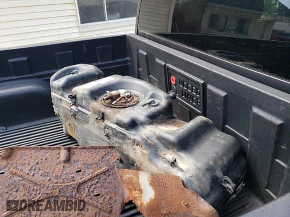 2005 Chevrolet Silverado 1500 LS z VIN 1GCEK19T35E177042, wystawiony jako Copart lot #70956164 z przebiegiem 84 434 mil mil oraz Czysty tytuł • Clean title. Historia ofert i sprzedaży dostępna na DreamBid. Obrazek 12.