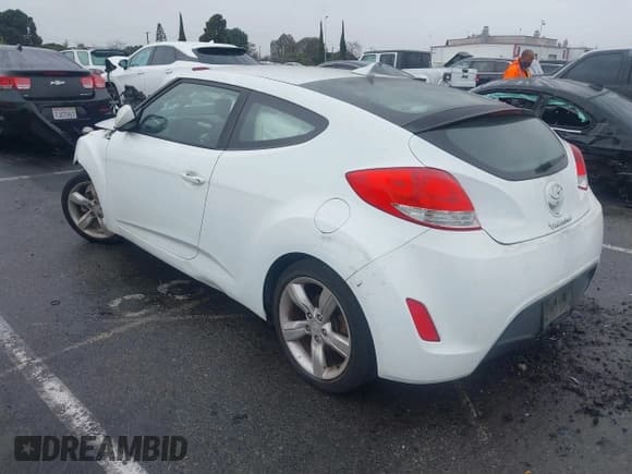 ✅ 2014 Hyundai Veloster • VIN: KMHTC6ADXEU186893 • Lot: 41510743. Wystawiony na IAAI z przebiegiem Nie podano. Bezpłatny archiwum sprzedaży aukcyjnych z USA i szczegółowy raport historii pojazdu na DreamBid. Zdjęcie 3.