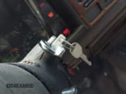 ✅ 1994 GMC Suburban • VIN: 1GDFK16K8RJ719308 • Lot: 42842450. Wystawiony na IAAI z przebiegiem 257 346 mil. Bezpłatny archiwum sprzedaży aukcyjnych z USA i szczegółowy raport historii pojazdu na DreamBid. Zdjęcie 11.