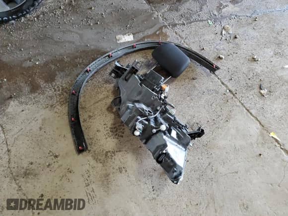 2022 Mitsubishi Outlander ES with VIN JA4ARUAU1NU015152, listed as a Copart auction lot 67239445 with 91,301 mi miles and Clean title. Bid and sale history available at DreamBid. Image 13.