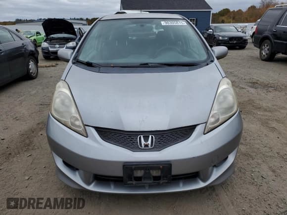 ✅ 2010 Honda Fit Sport • VIN: JHMGE8H42AC026989 • Lot: 90305815. Wystawiony na Copart z przebiegiem 125 353 mil. Bezpłatny archiwum sprzedaży aukcyjnych z USA i szczegółowy raport historii pojazdu na DreamBid. Zdjęcie 5.
