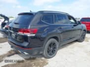 ✅ 2022 Volkswagen Atlas SE • VIN: 1V2WR2CA0NC528514 • Lot: 42403584. Listed on IAAI with 60,778 mi. Free auction sales archive from the USA and detailed vehicle history report at DreamBid. Image 4.