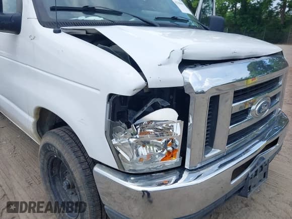 ✅ 2014 Ford Econoline Cargo Commercial • VIN: 1FTNE2EWXEDA19929 • Lot: 42296983. Wystawiony na IAAI z przebiegiem 245 291 mil. Bezpłatny archiwum sprzedaży aukcyjnych z USA i szczegółowy raport historii pojazdu na DreamBid. Zdjęcie 18.