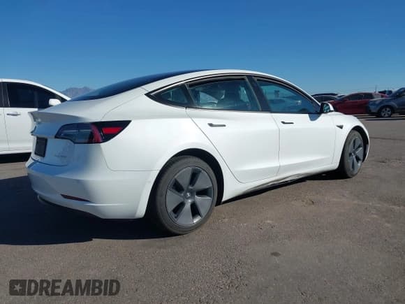 ✅ 2021 Tesla Model 3 Long Range • VIN: 5YJ3E1EB9MF085877 • Lot: 43682788. Wystawiony na IAAI z przebiegiem 57 887 mil. Bezpłatny archiwum sprzedaży aukcyjnych z USA i szczegółowy raport historii pojazdu na DreamBid. Zdjęcie 4.