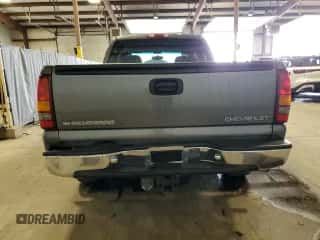 2001 Chevrolet Silverado 1500 LS z VIN 2GCEC19T611298530, wystawiony jako Copart lot #67365554 z przebiegiem 144 277 mil mil oraz Szkoda całkowita • Salvage title. Historia ofert i sprzedaży dostępna na DreamBid. Obrazek 6.