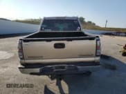 ✅ 2005 Chevrolet Silverado 1500 Z71 • VIN: 2GCEK13T551335665 • Лот: 75428664. Опубликован ранее на Copart с пробегом 224 590 миль. Бесплатный доступ к архиву аукционных продаж из США и подробный отчёт об истории автомобиля на DreamBid. Изображение 6.
