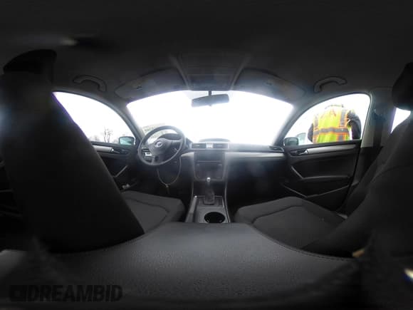 ✅ 2014 Volkswagen Passat S • VIN: 1VWAP7A39EC002589 • Лот: 41285260. Опубликован ранее на IAAI с пробегом 102 489 миль. Бесплатный доступ к архиву аукционных продаж из США и подробный отчёт об истории автомобиля на DreamBid. Изображение 18.