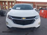 ✅ 2021 Chevrolet Equinox LT • VIN: 2GNAXUEV0M6115293 • Lot: 43661663. Wystawiony na IAAI z przebiegiem 12 727 mil. Bezpłatny archiwum sprzedaży aukcyjnych z USA i szczegółowy raport historii pojazdu na DreamBid. Zdjęcie 6.