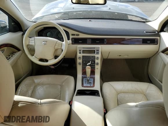 ✅ 2008 Volvo V70 • VIN: YV1BW982X81043892 • Lot: 91758915. Listed on Copart with 298,907 mi. Free auction sales archive from the USA and detailed vehicle history report at DreamBid. Image 8.