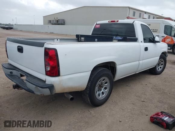 ✅ 2005 Chevrolet Silverado 1500 Work Truck • VIN: 1GCEC14X75Z210592 • Лот: 41955143. Опубликован ранее на IAAI с пробегом 192 376 миль. Бесплатный доступ к архиву аукционных продаж из США и подробный отчёт об истории автомобиля на DreamBid. Изображение 4.