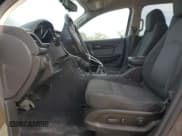 ✅ 2017 Chevrolet Traverse LT • VIN: 1GNKVGKD8HJ168100 • Lot: 89502715. Wystawiony na Copart z przebiegiem 196 965 mil. Bezpłatny archiwum sprzedaży aukcyjnych z USA i szczegółowy raport historii pojazdu na DreamBid. Zdjęcie 7.