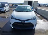 ✅ 2019 Toyota Corolla LE • VIN: 5YFBURHE7KP858544 • Lot: 43697540. Wystawiony na IAAI z przebiegiem 34 566 mil. Bezpłatny archiwum sprzedaży aukcyjnych z USA i szczegółowy raport historii pojazdu na DreamBid. Zdjęcie 12.