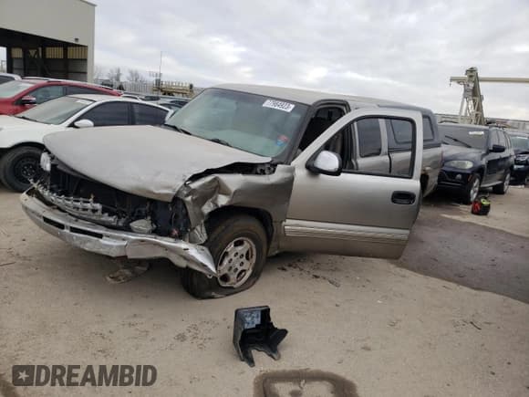 ✅ 2000 Chevrolet Silverado 1500 • VIN: 2GCEC19V1Y1192742 • Лот: 77984923. Опубликован ранее на Copart с пробегом 197 139 миль. Бесплатный доступ к архиву аукционных продаж из США и подробный отчёт об истории автомобиля на DreamBid. Изображение 1.