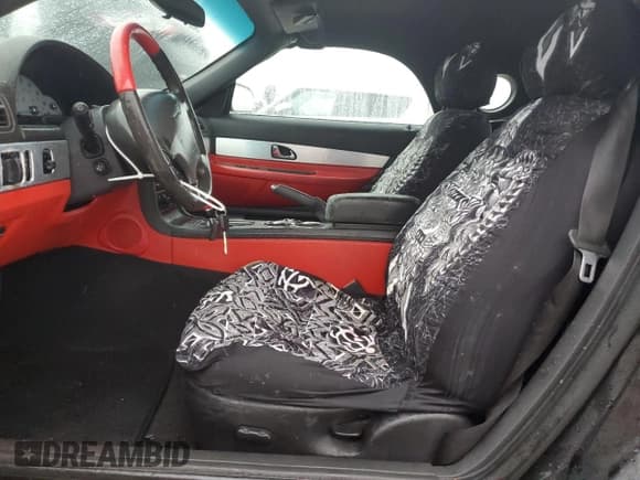 ✅ 2002 Ford Thunderbird Hardtop Premium • VIN: 1FAHP60A32Y111789 • Lot: 74449054. Wystawiony na Copart z przebiegiem Nie podano. Bezpłatny archiwum sprzedaży aukcyjnych z USA i szczegółowy raport historii pojazdu na DreamBid. Zdjęcie 7.