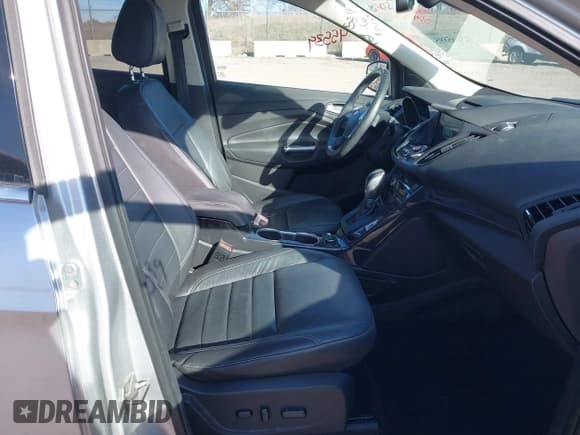 ✅ 2016 Ford Escape Titanium • VIN: 1FMCU9JX6GUB59315 • Lot: 43665895. Wystawiony na IAAI z przebiegiem 127 540 mil. Bezpłatny archiwum sprzedaży aukcyjnych z USA i szczegółowy raport historii pojazdu na DreamBid. Zdjęcie 5.